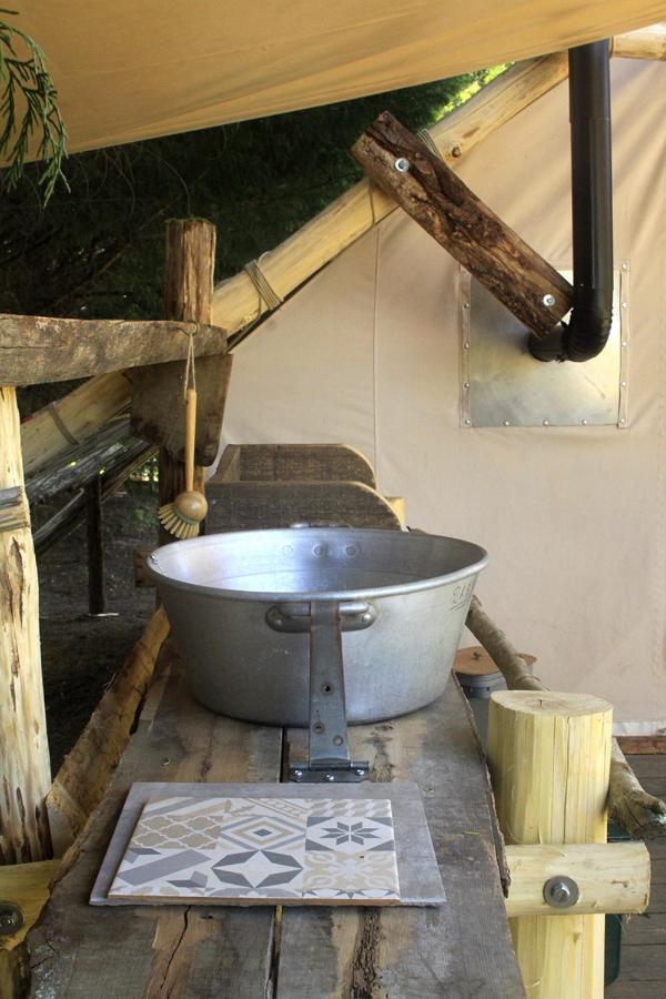 Tente Trappeur Ada, Au Jardin De La Vouivre Saint-Vincent-en-Bresse Exterior foto
